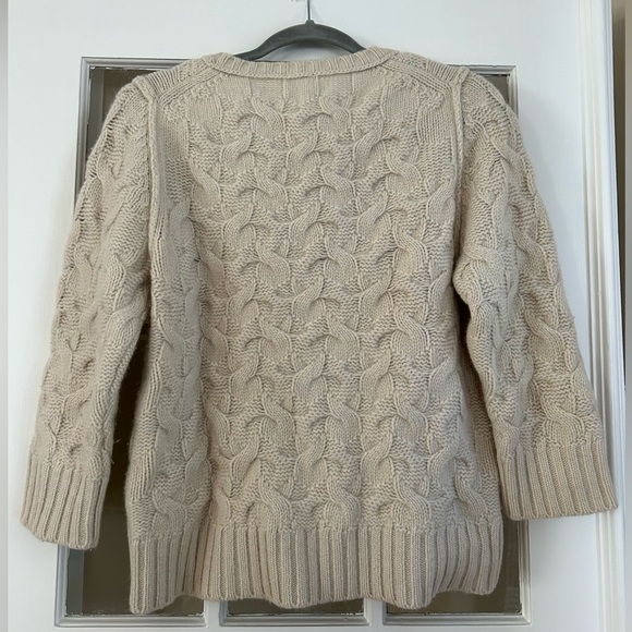 Gorgeous wool and angora sweater with pearl and cable details - Picture 2 of 6